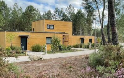 Entretien des bardages bois de cottages De Center Parcs
